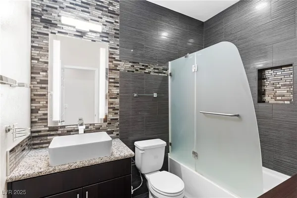 $700,000 | 8687 West Moon Crater Avenue, Las Vegas, NV 89178