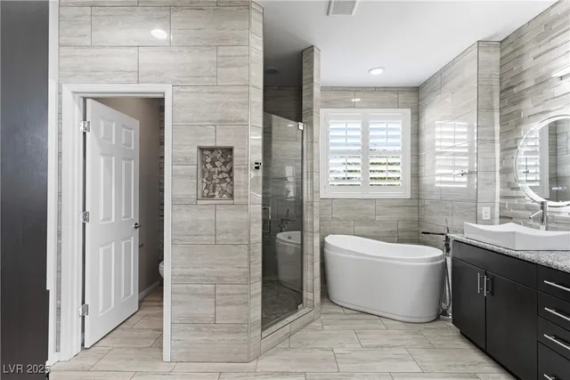 $725,000 | 8687 West Moon Crater Avenue, Las Vegas, NV 89178