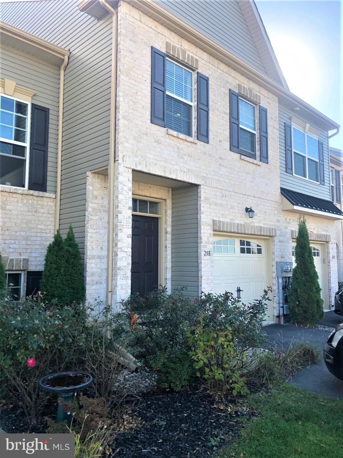 258 Snapdragon Way Allentown, PA 18104 - Photo 2 of 20