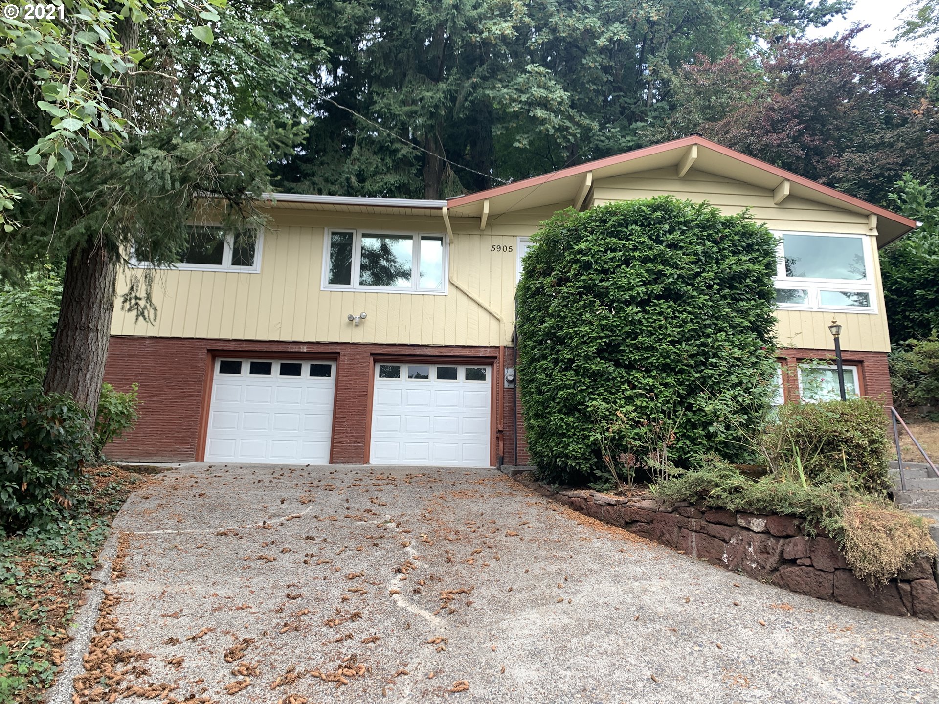 5905 Southwest Ralston Drive Portland, OR 97239 - Photo 1 of 17 Gallery Image 1