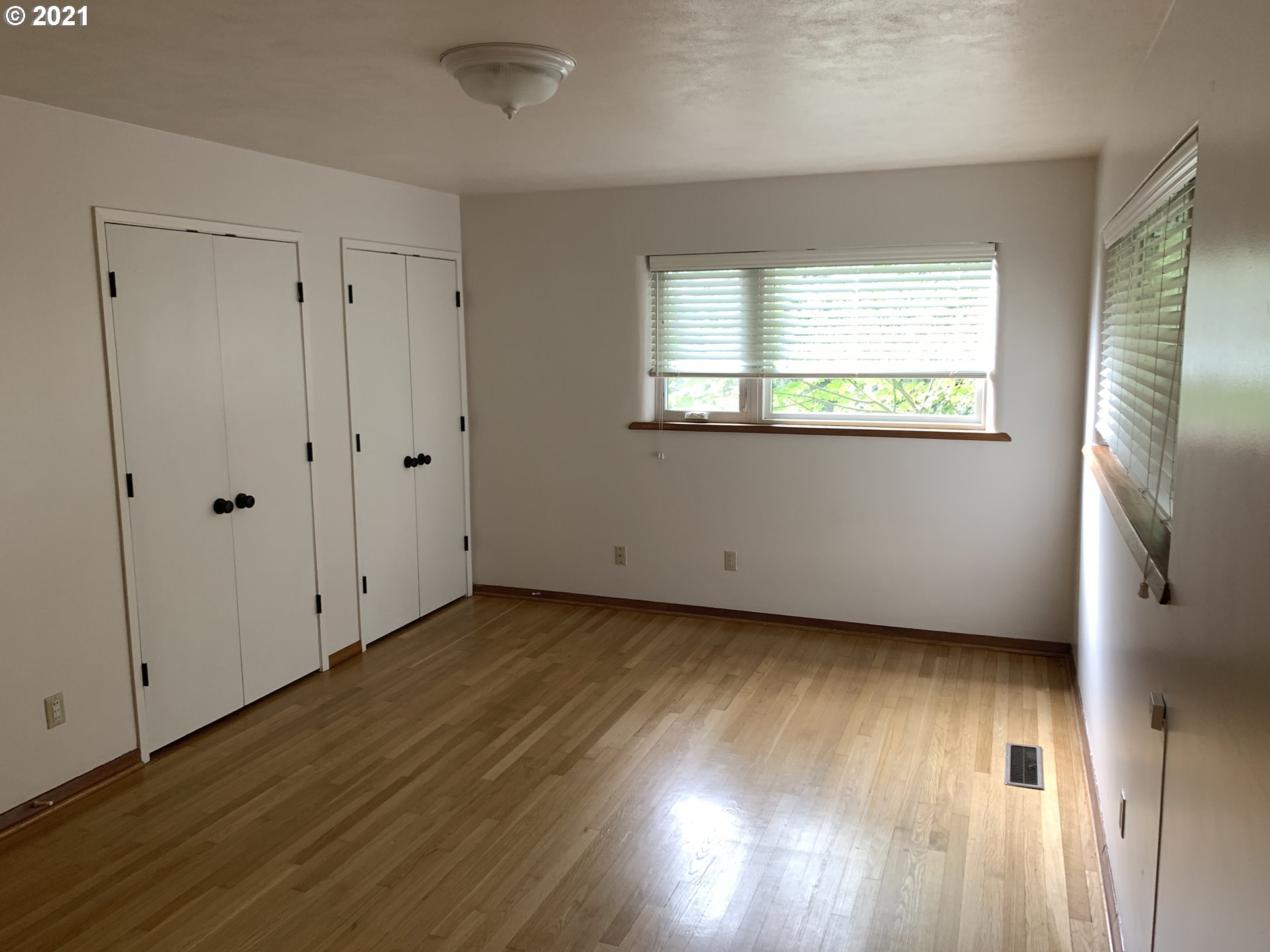 5905 Southwest Ralston Drive Portland, OR 97239 - Photo 11 of 17 Gallery Image 11