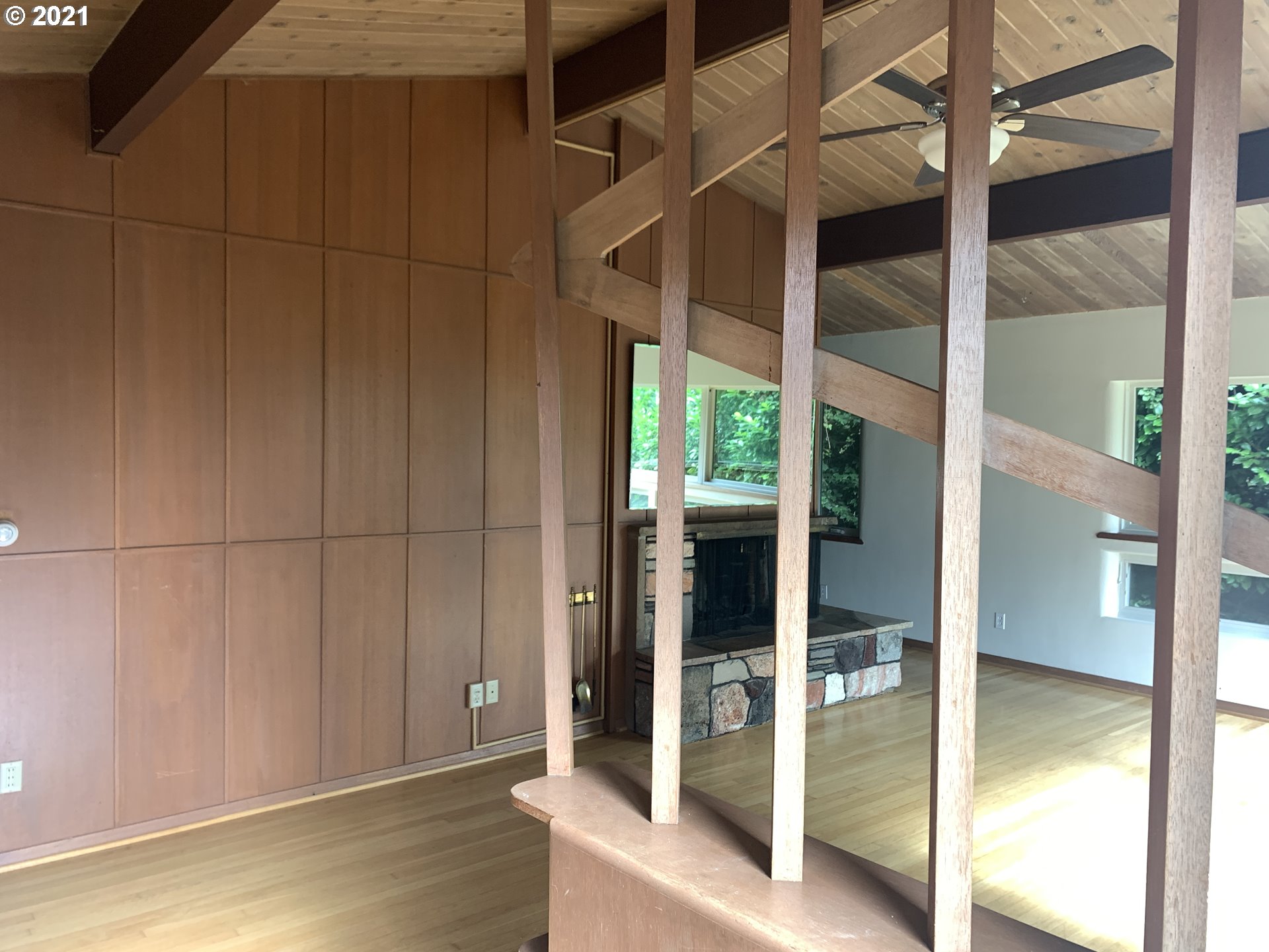 5905 Southwest Ralston Drive Portland, OR 97239 - Photo 3 of 17 Gallery Image 3