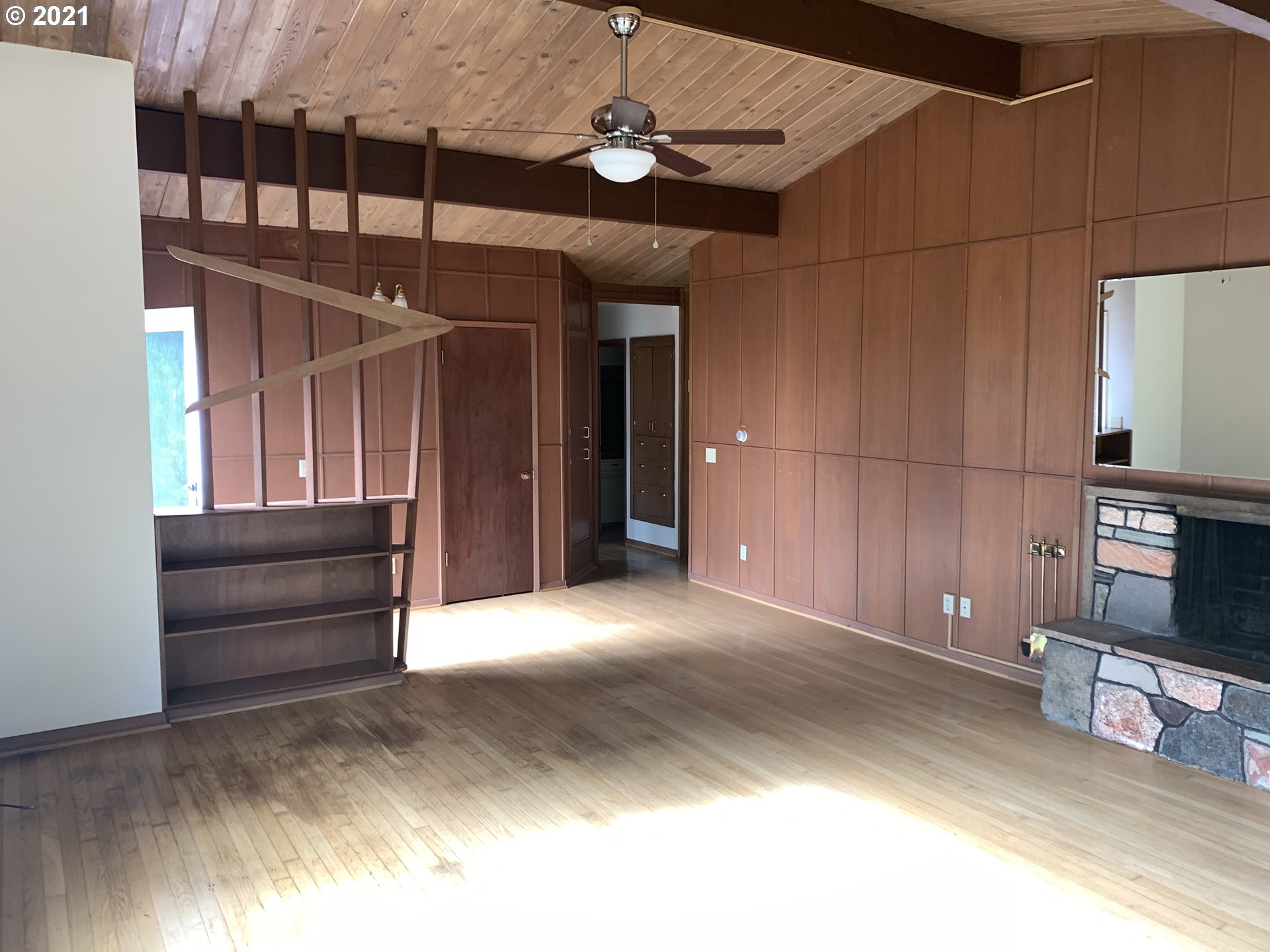 5905 Southwest Ralston Drive Portland, OR 97239 - Photo 4 of 17 Gallery Image 4