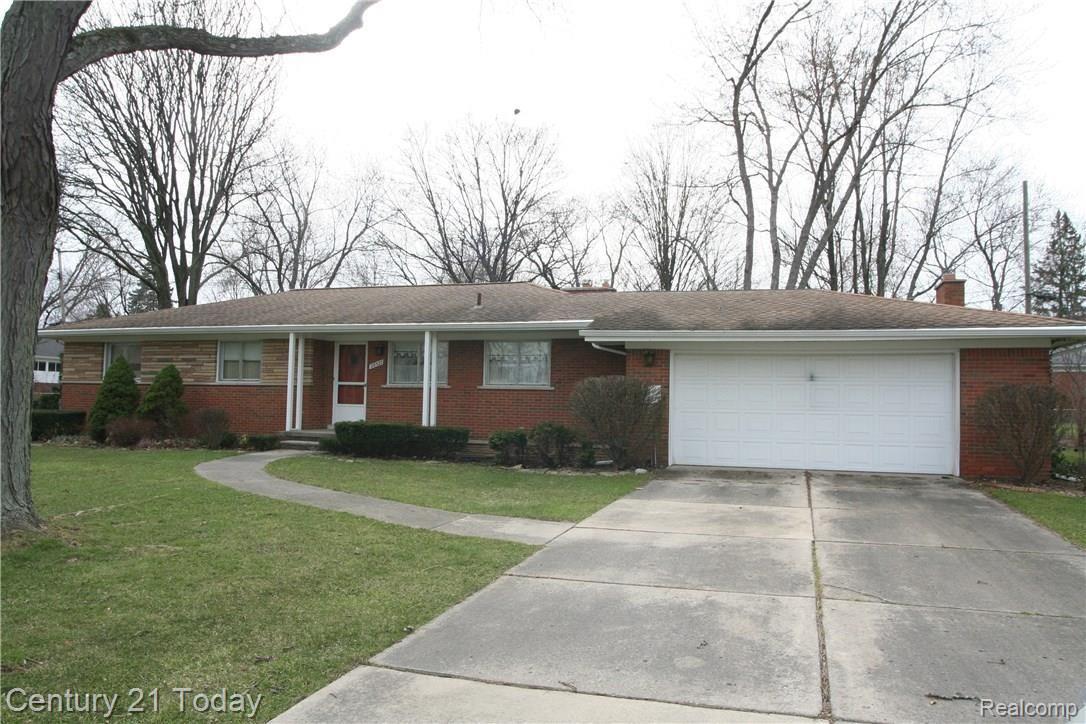 SPACIOUS FOUR SIDES BRICK KENDALLWOOD RANCH HOME