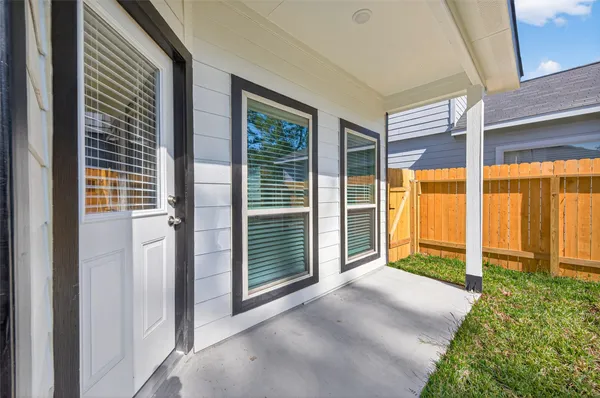 $244,990 | 426 Emerald Thicket Lane, Huffman, TX 77336