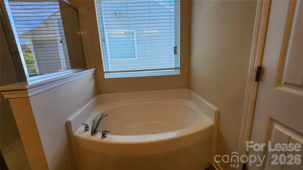 $2,400 | 508 Knothole Lane, Charlotte, NC 28214