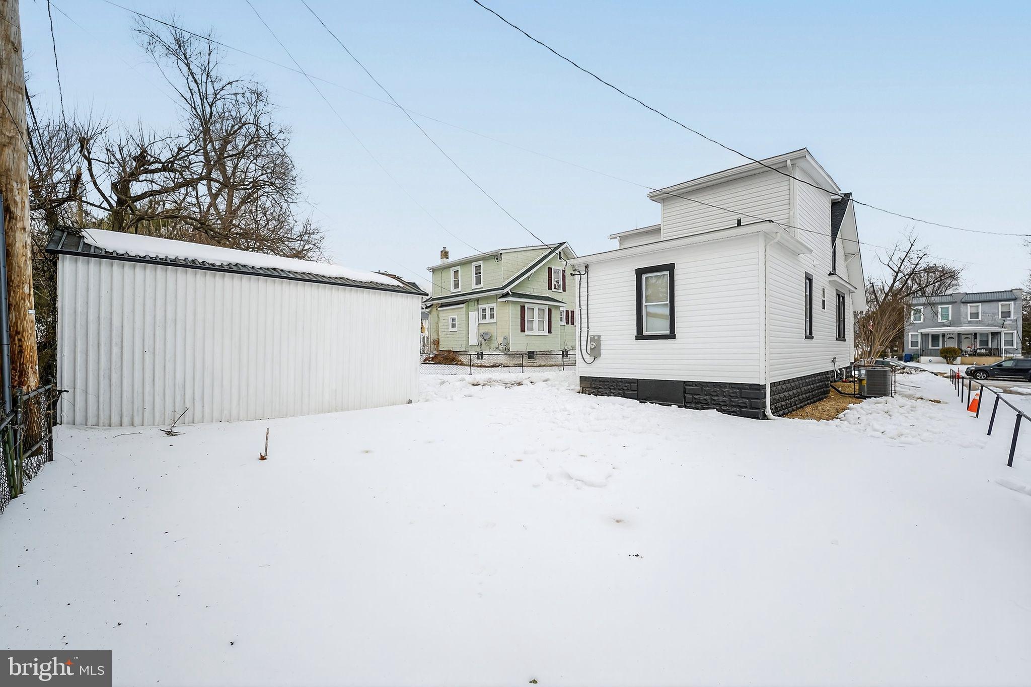 2911 Pinewood Avenue Baltimore, MD 21214 - Photo 30 of 30 a view of garage and yard