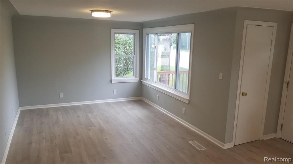 4501 John R Road Troy, MI 48085 - Photo 5 of 16