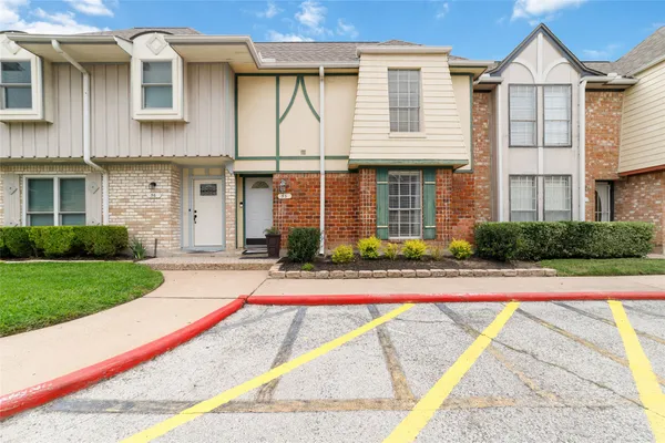 $1,700 | 11002 Hammerly Boulevard, Unit 55, Houston, TX 77043