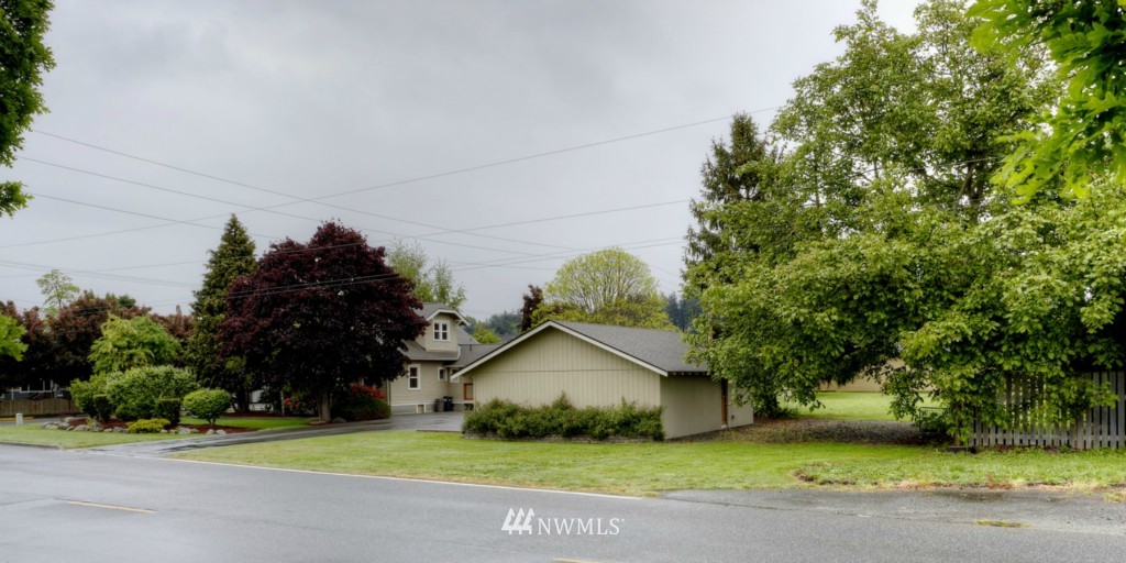 314 West Blackburn Road Mount Vernon, WA 98273 - Photo 2 of 25