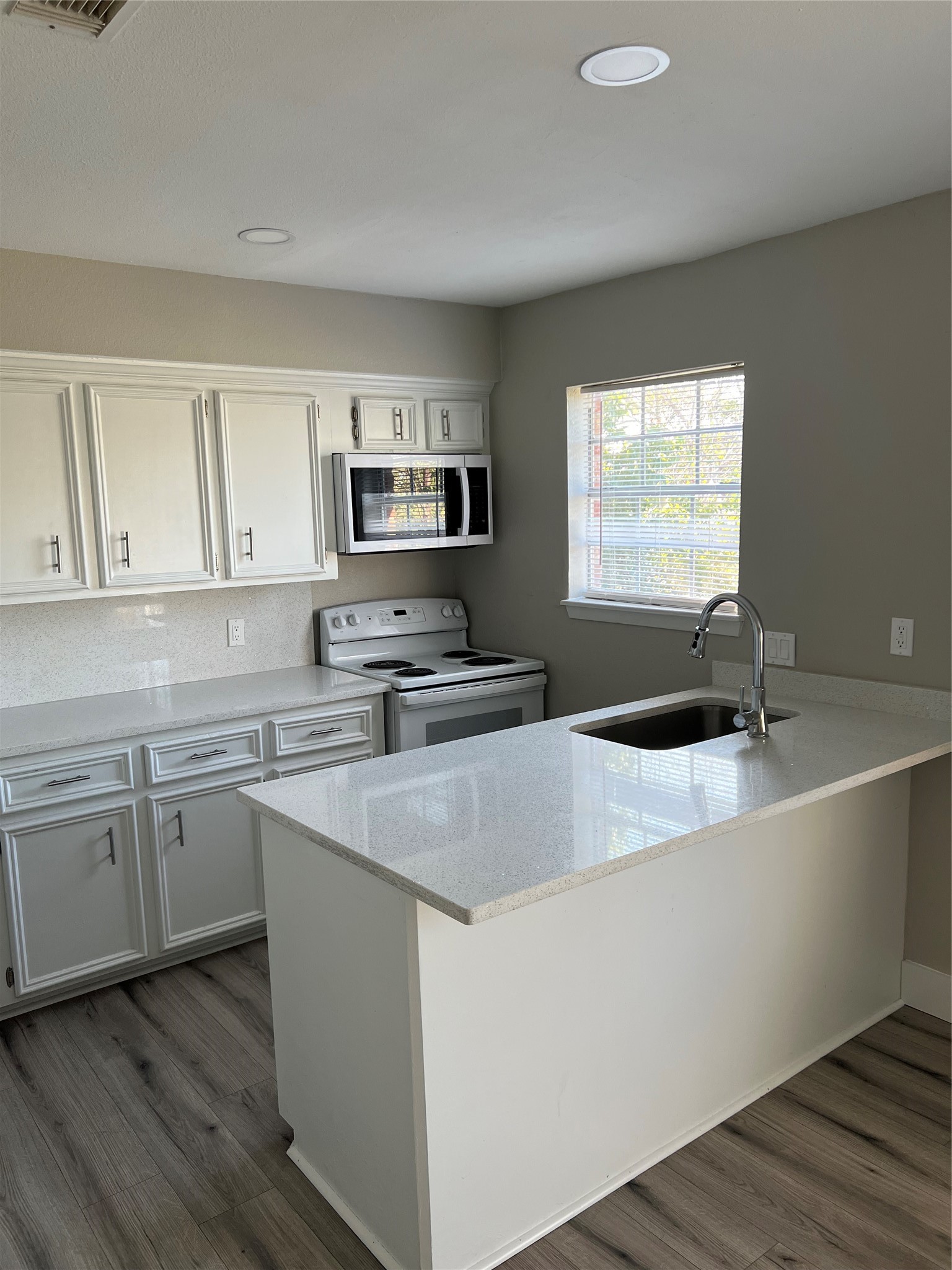 511 Commerce Street Magnolia, TX 77355 - Photo 2 of 11