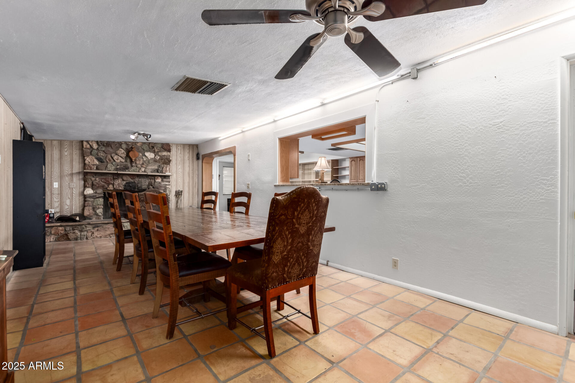 442 North Mountain View Road Apache Junction, AZ 85119 - Photo 11 of 78 11 Mountain View