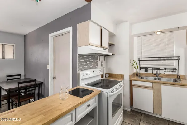 $720,000 | 442 North Mountain View Road, Apache Junction, AZ 85119