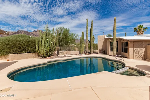 $720,000 | 442 North Mountain View Road, Apache Junction, AZ 85119