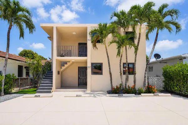 $3,700 | 3522 Southwest 25th Street, Unit 3522, Miami, FL 33133