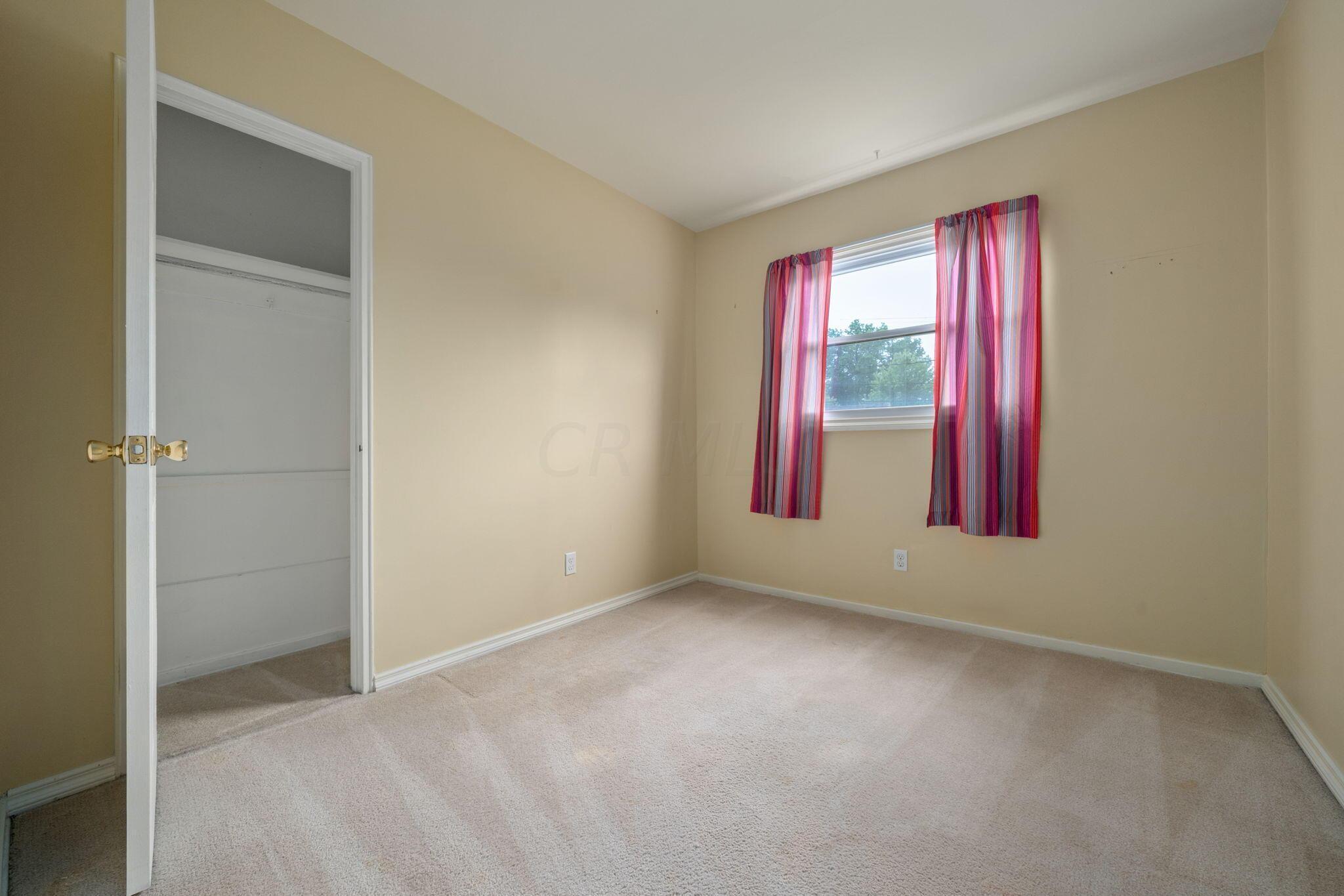 4901 Justin Road Columbus, OH 43227 - Photo 11 of 30 Middle Bedroom
