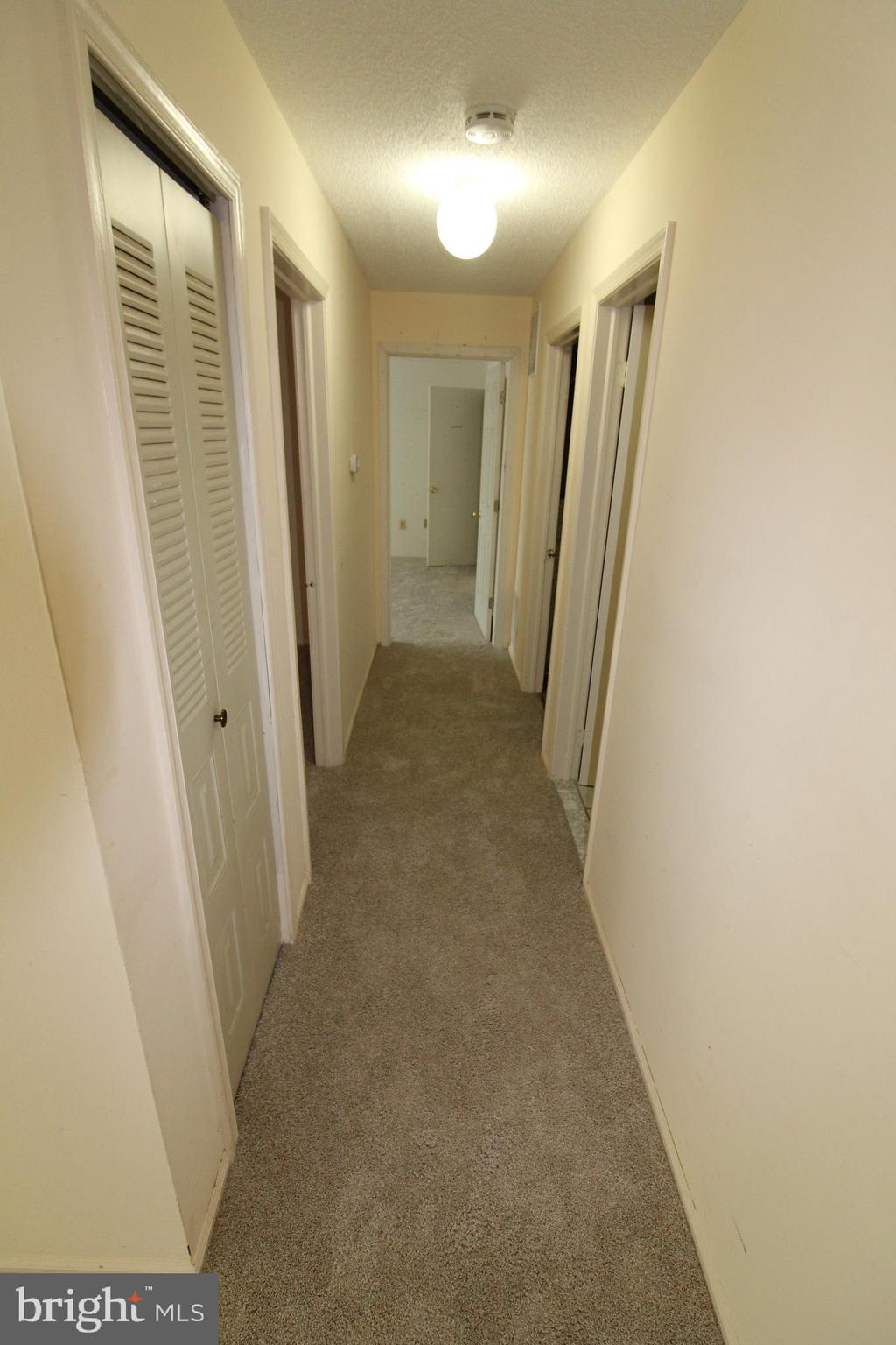 57 Juniper Way Hamilton, NJ 08619 - Photo 9 of 14