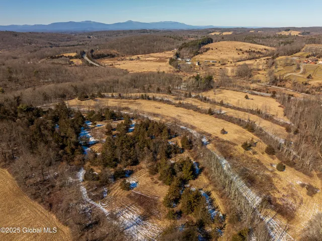 $750,000 | 408 State Route 199, Milan, NY 12571