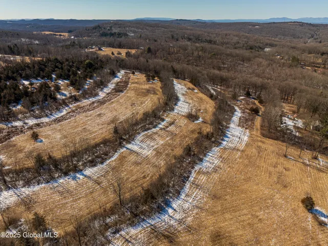 $750,000 | 408 State Route 199, Milan, NY 12571