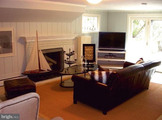 7216 Churchill Road McLean, VA 22101 - Photo 12 of 26 Family Room