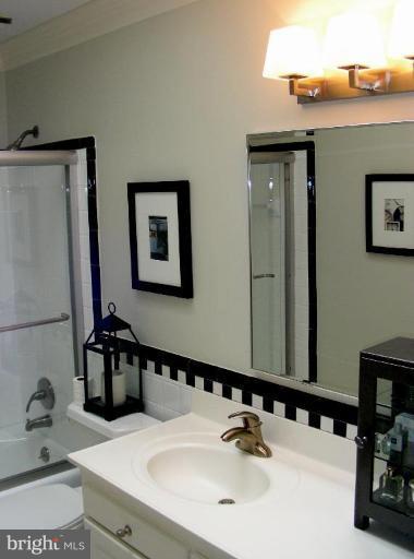 7216 Churchill Road McLean, VA 22101 - Photo 21 of 26 Bath #2