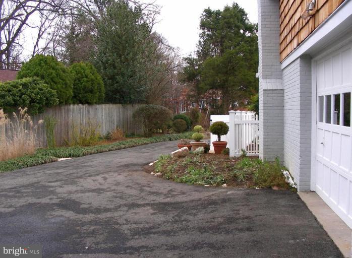 7216 Churchill Road McLean, VA 22101 - Photo 4 of 26 Garage 1