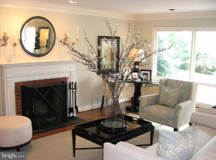 7216 Churchill Road McLean, VA 22101 - Photo 6 of 26 Living Room #2