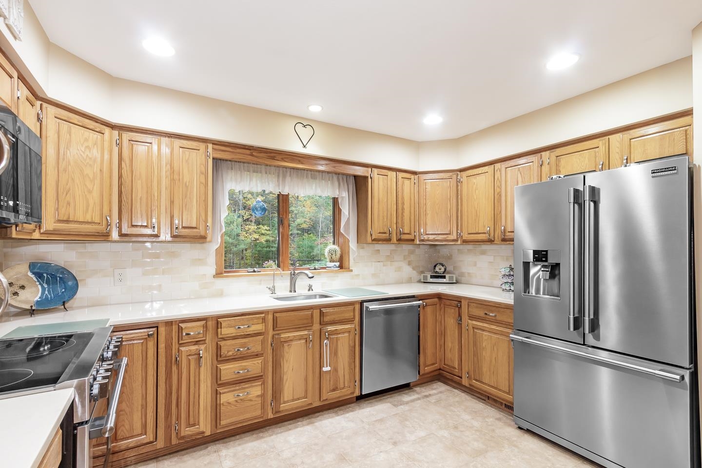 137 Mansion Road Dunbarton, NH 03046 - Photo 10 of 40 Gallery Image 10