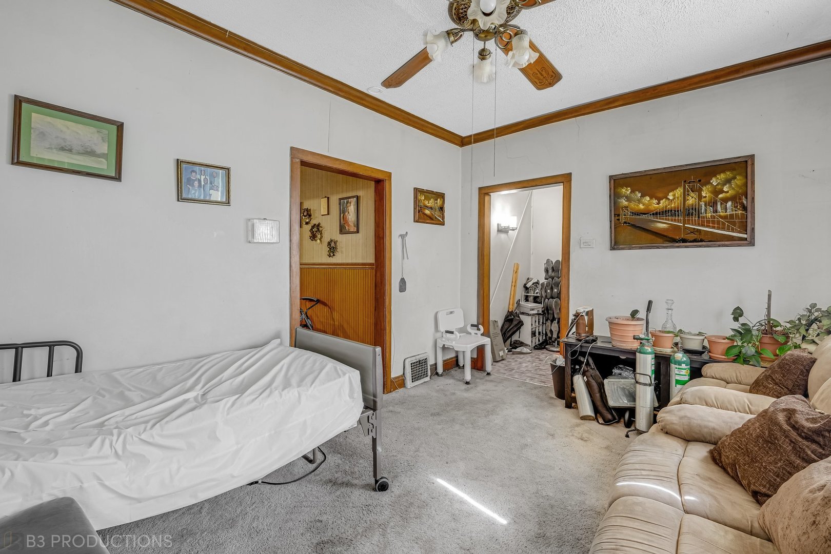 Undisclosed Address Chicago, IL 60620 - Photo 13 of 20 a living room with furniture