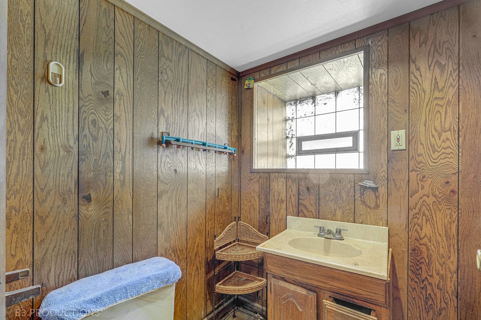 Undisclosed Address Chicago, IL 60620 - Photo 20 of 20 a bathroom with a sink a toilet and shower