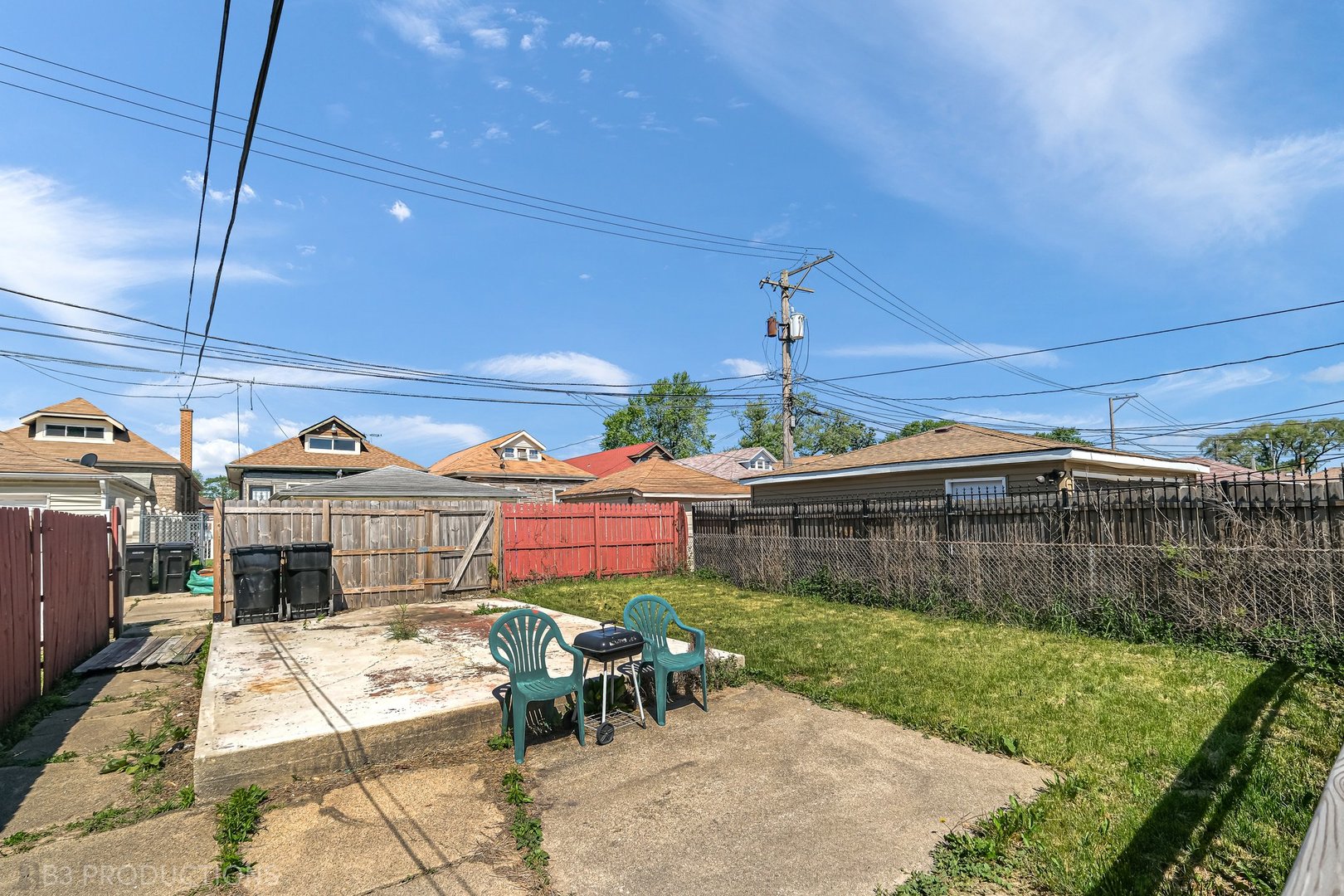 Undisclosed Address Chicago, IL 60620 - Photo 5 of 20 a view of a chairs and table in patio