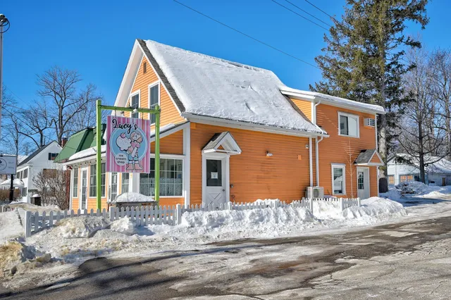 $299,000 | 76 Main Street, Conway, NH 03818