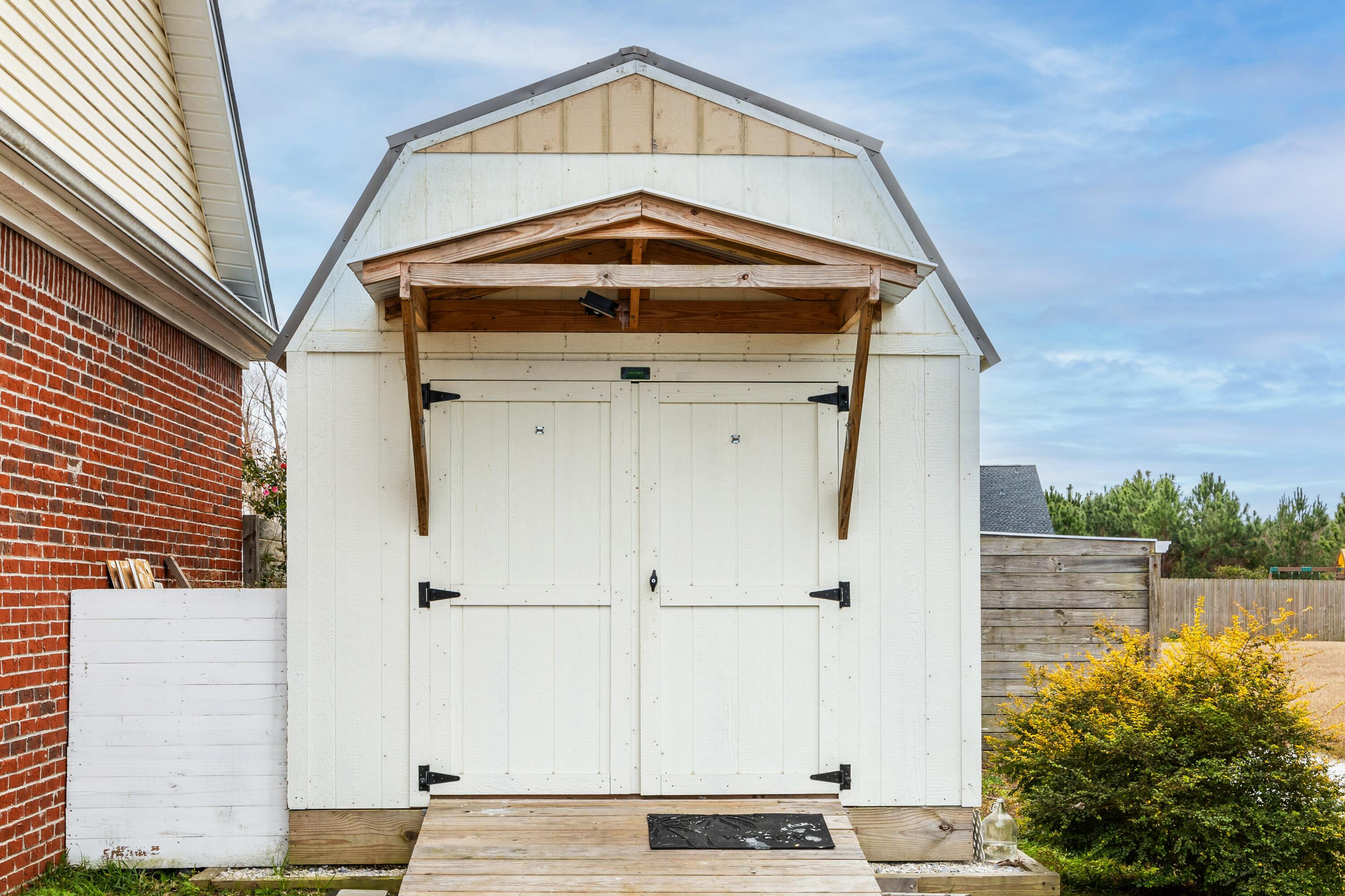 75 Mallot Beach Drive Freeport, FL 32439 - Photo 19 of 25 a front view of a house with a yard