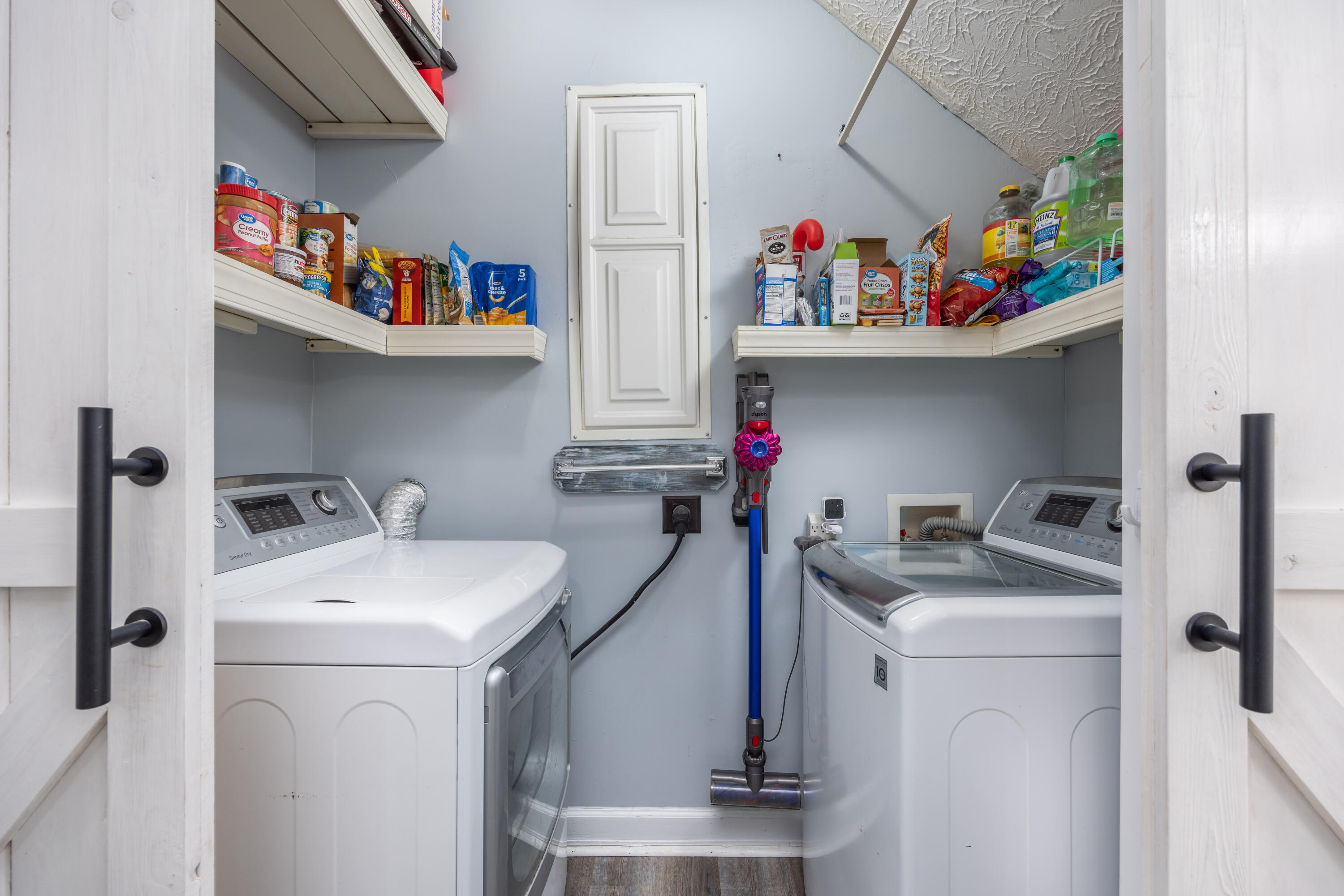 75 Mallot Beach Drive Freeport, FL 32439 - Photo 10 of 25 a utility room with sink dryer and washer