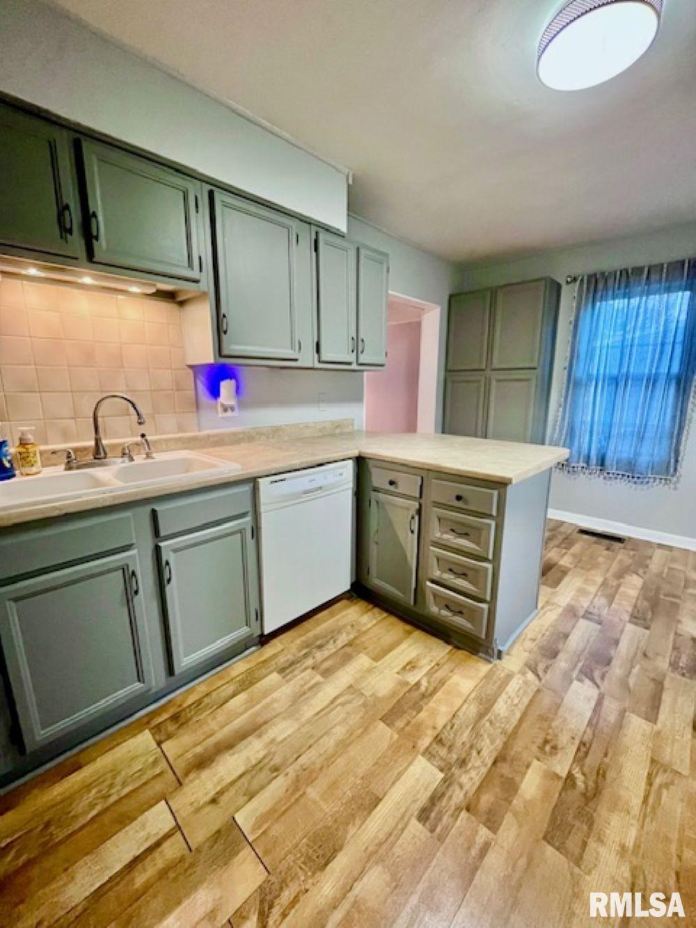 909 Eldridge Street Washington, IL 61571 - Photo 6 of 35