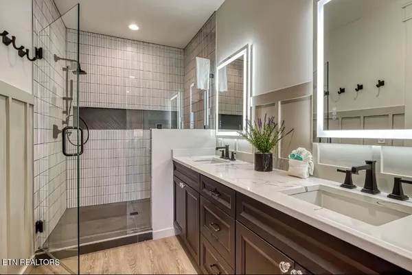 $599,900 | 208 Granite Drive, Sevierville, TN 37876
