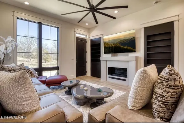 $599,900 | 208 Granite Drive, Sevierville, TN 37876