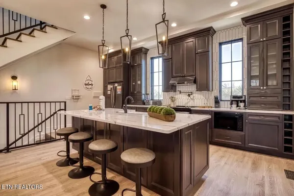 $599,900 | 208 Granite Drive, Sevierville, TN 37876