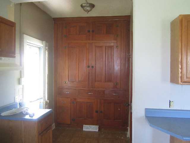 3183 East 1760 North Road Sheldon, IL 60966 - Photo 5 of 15 a bathroom with a sink and a mirror