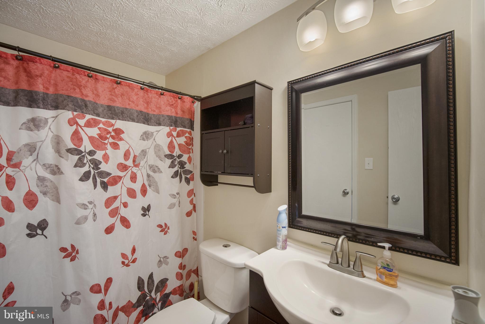 1101 Valen Road Westminster, MD 21157 - Photo 24 of 40 2nd Floor Full Bath