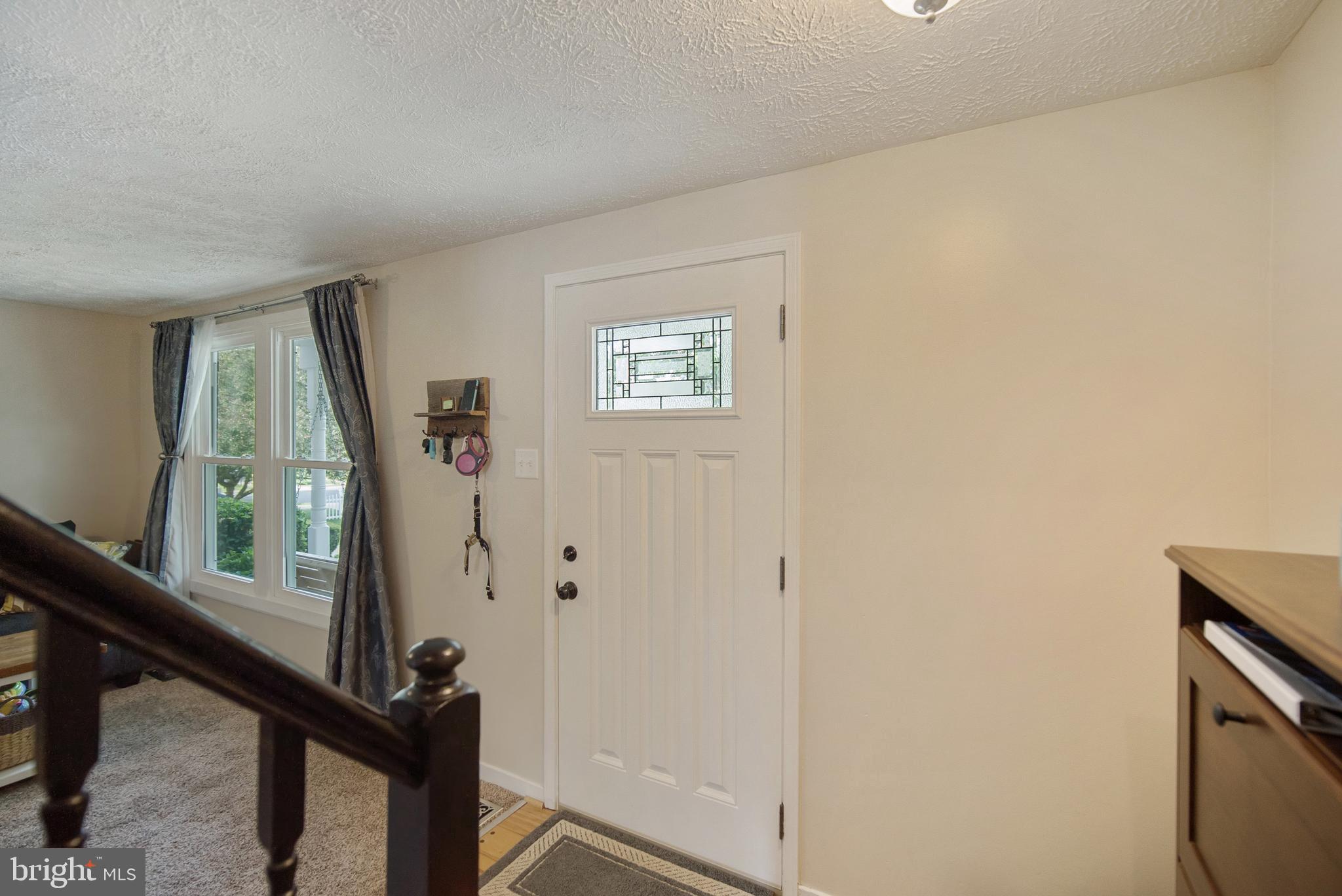 1101 Valen Road Westminster, MD 21157 - Photo 6 of 40 Foyer