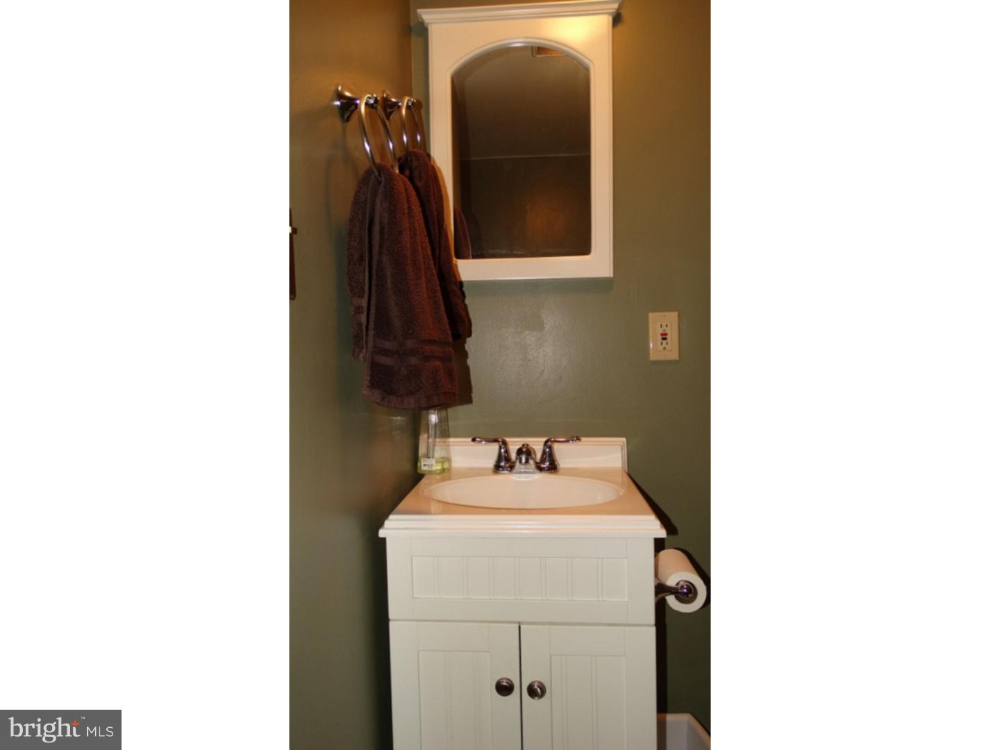 3028 Shakespeare Road Bethlehem, PA 18017 - Photo 18 of 25 Gallery Image 18