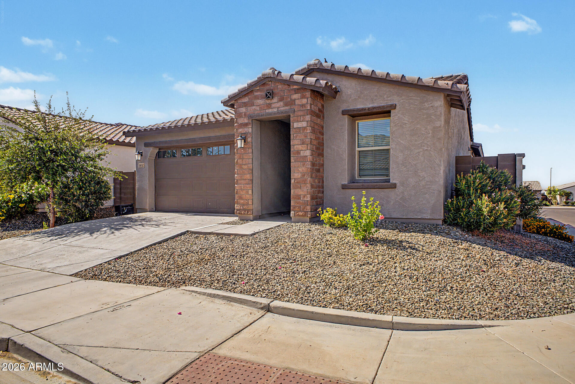 1632 West Piedmont Road Phoenix, AZ 85041 - Photo 3 of 31