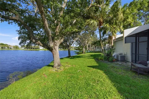 $319,990 | 1257 Northwest 98th Terrace, Unit 154, Pembroke Pines, FL 33024