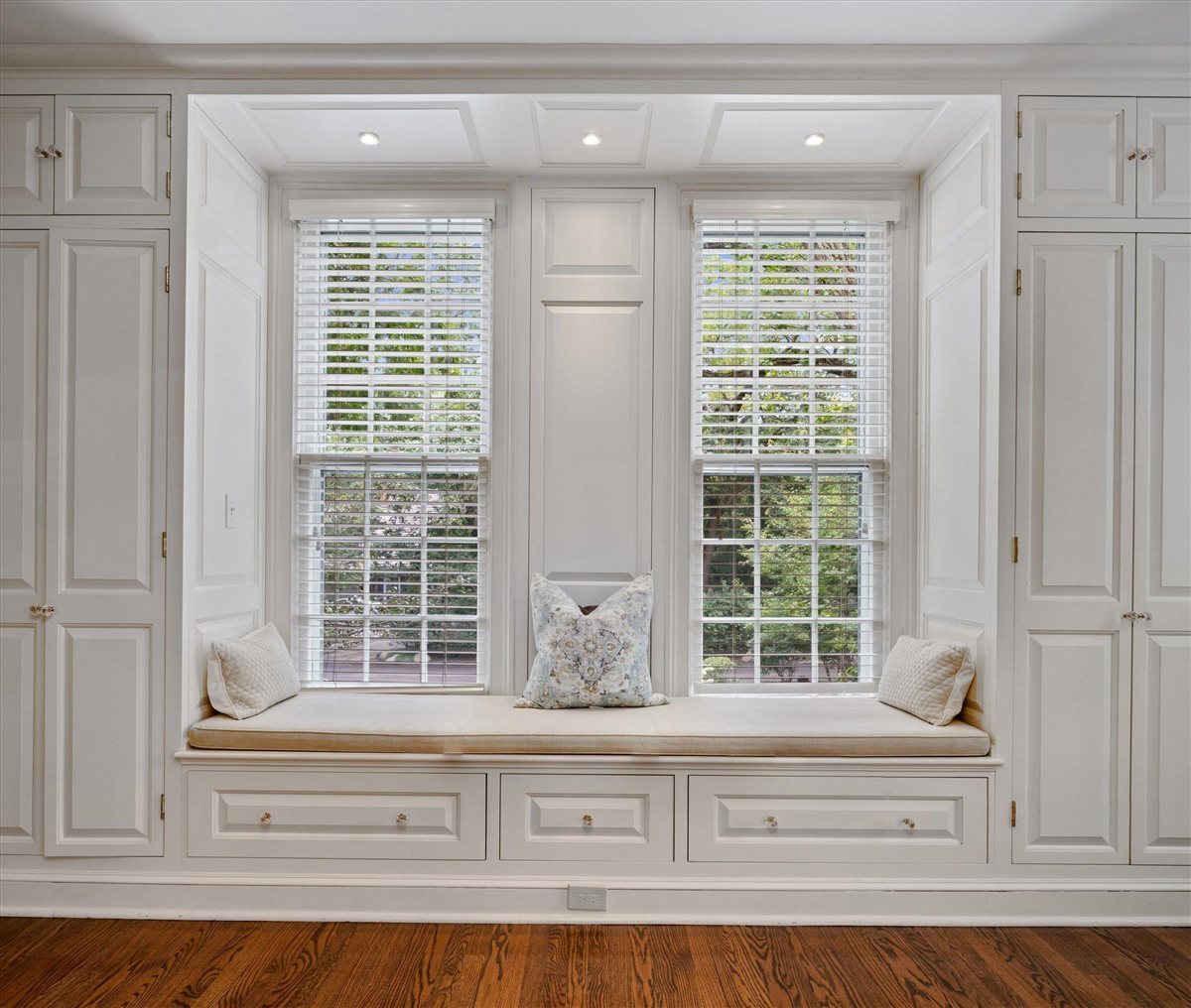 62 Woodley Road Winnetka, IL 60093 - Photo 25 of 43 a view of a window with a kitchen area