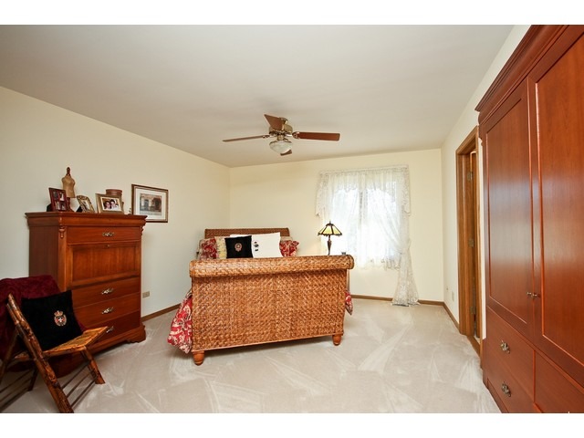 429 Macbain Way Inverness, IL 60010 - Photo 16 of 25