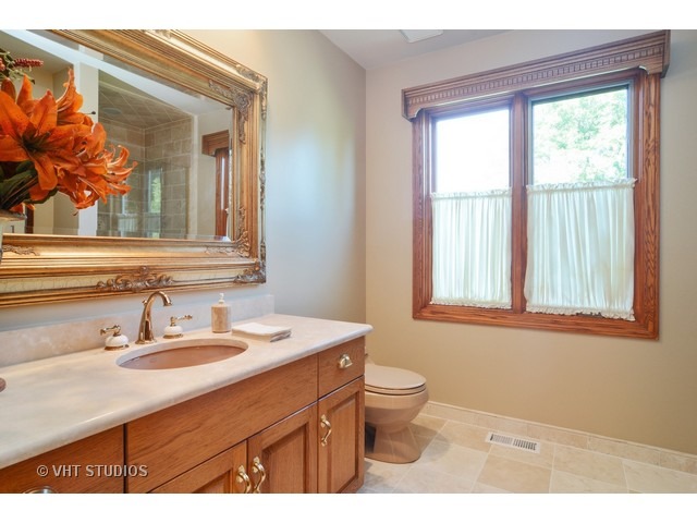 429 Macbain Way Inverness, IL 60010 - Photo 10 of 25
