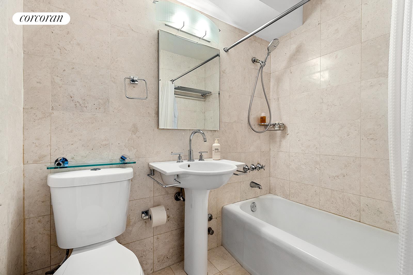 233 East 69th Street, Unit 10F Manhattan, NY 10021 - Photo 4 of 4