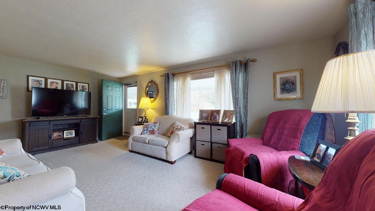 182 Holbert Road Fairmont, WV 26554 - Photo 6 of 20 Gallery Image 6