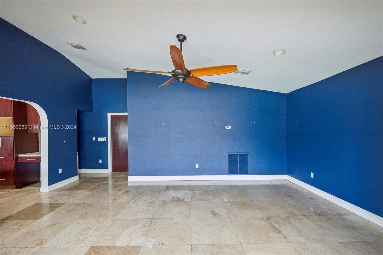 10240 Southwest 124th Street Miami, FL 33176 - Photo 5 of 81